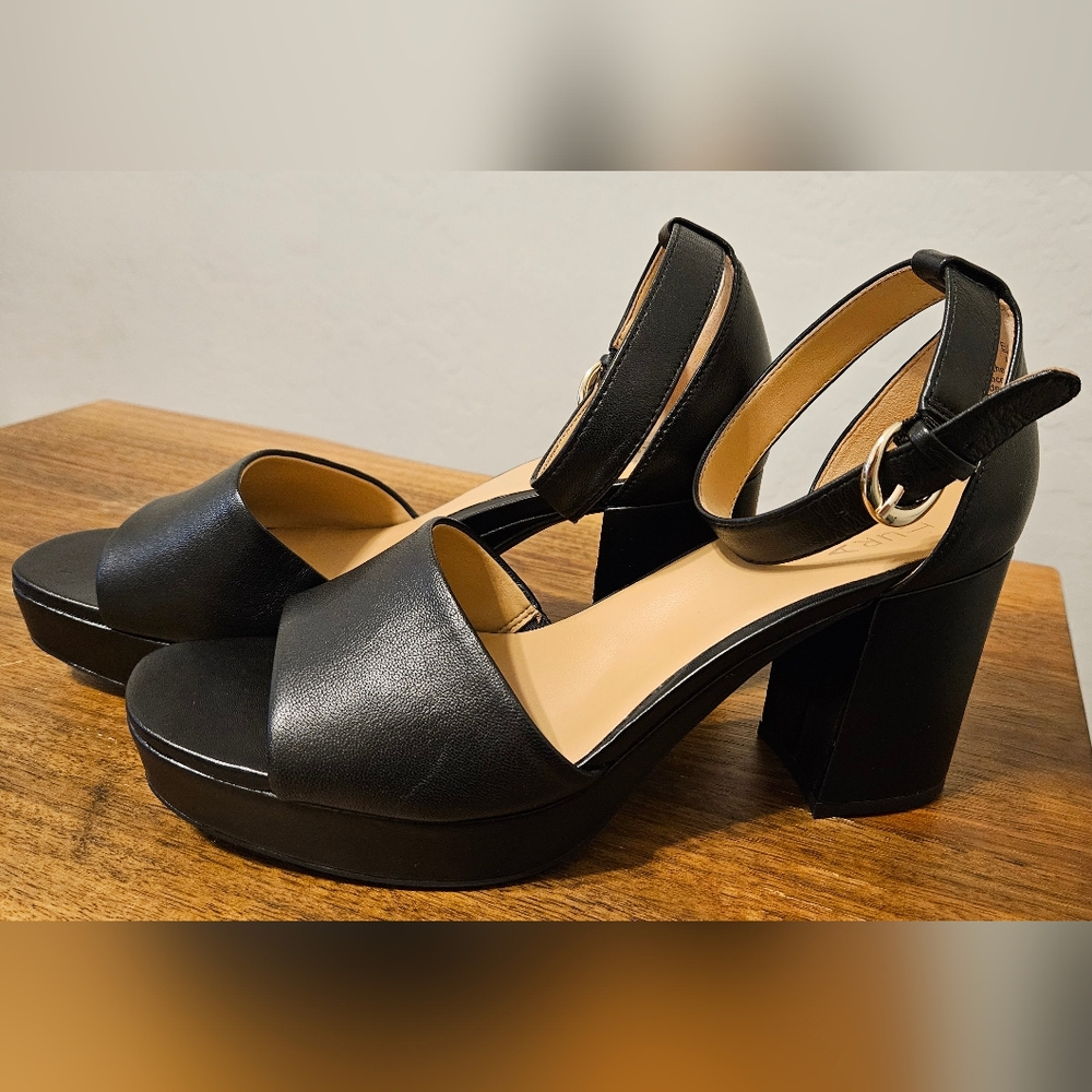 Naturalizer Black Leather Pearlyn Sandal